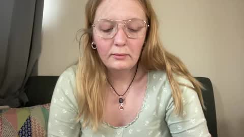 Snapshot of barbiegirl966 chatting on 22, 2, 2025 barbiegirl966 online show from 22, 2, 2025