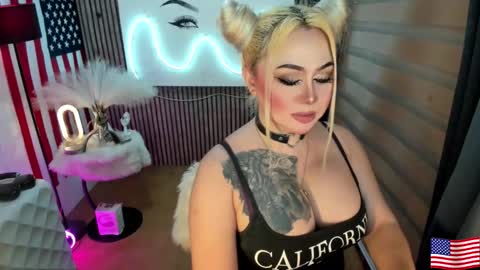 Miss Alexa Fields  online show from 24, 9, 2025