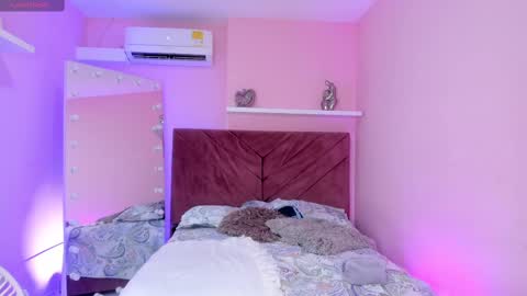 Snapshot of barbra_smith chatting on 22, 2, 2025 Luna online show from 22, 2, 2025