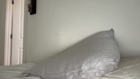 chicka online show from 5, 3, 2025