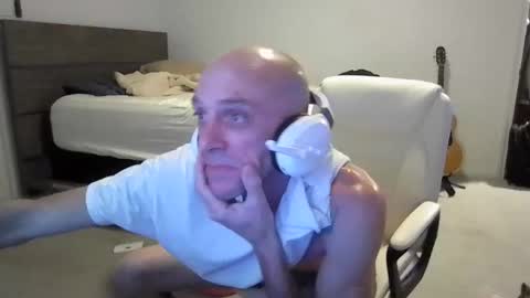 Snapshot of barryblackgun chatting on 2, 3, 2025 barryblackgun online show from 2, 3, 2025