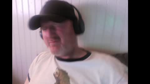 Snapshot of bartender_blue_eyes chatting on 26, 1, 2025 Bartender Blue online show from 26, 1, 2025