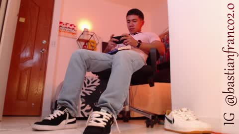 Bastian Independent Model online show from 2, 12, 2024