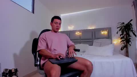 Bastian Independent Model online show from 28, 7, 2026