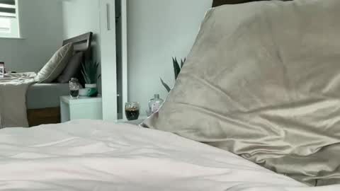 Snapshot of bbclondon9 chatting on 17, 10, 2025 bbclondon9 online show from 17, 10, 2025