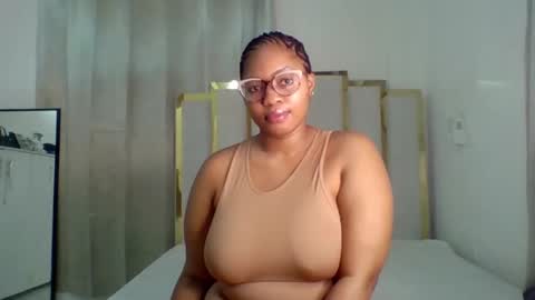 Snapshot of bbw_cherrie chatting on 13, 12, 2024 cherrie online show from 13, 12, 2024