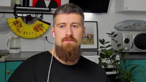 Snapshot of bearded_legend chatting on 14, 9, 2025 Zeus online show from 14, 9, 2025