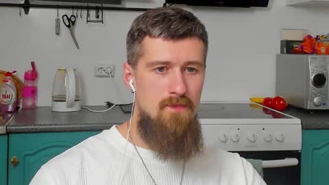 Snapshot of bearded_legend chatting on 28, 10, 2025 Zeus online show from 28, 10, 2025