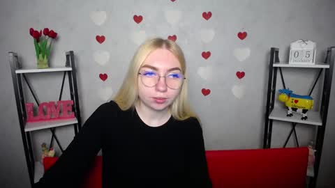 BeatriceFlyy online show from 5, 12, 2024