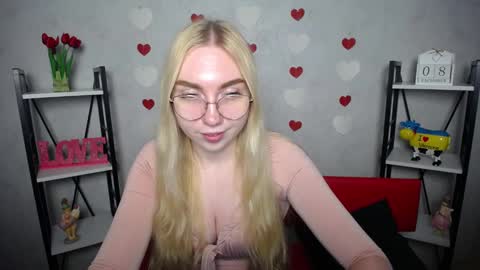 BeatriceFlyy online show from 8, 12, 2024