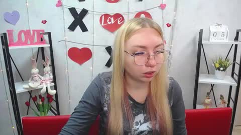 BeatriceFlyy online show from 5, 10, 2025