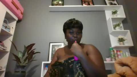 Snapshot of beautie699392 chatting on 3, 2, 2025 Lil stunner online show from 3, 2, 2025