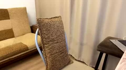 Nik online show from 5, 2, 2026