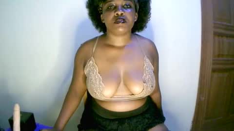 beautifulpeach2 online show from 25, 1, 2025