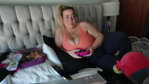 Snapshot of beauty4agent chatting on 4, 3, 2025 beauty4agent online show from 4, 3, 2025