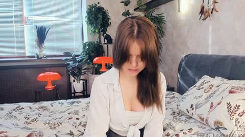 Nicole online show from 7, 2, 2025