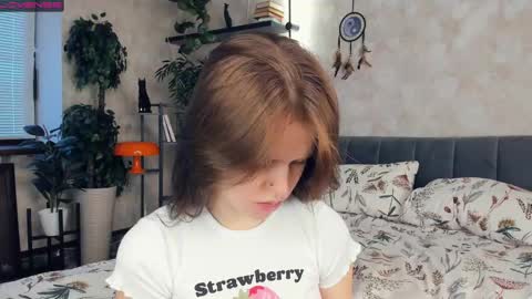 Nicole online show from 20, 2, 2025