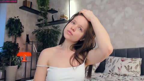 Nicole online show from 23, 2, 2025