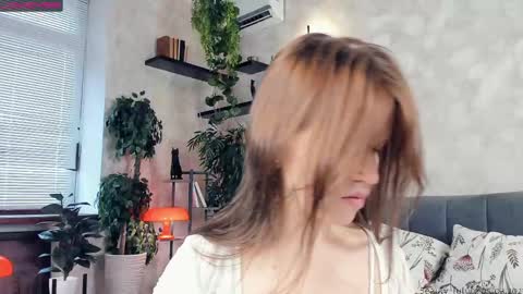 Nicole online show from 5, 3, 2025