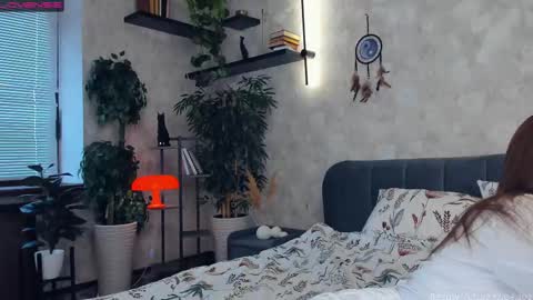 Nicole online show from 12, 3, 2025