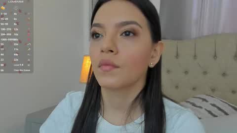 Ariana Reyes online show from 18, 11, 2025