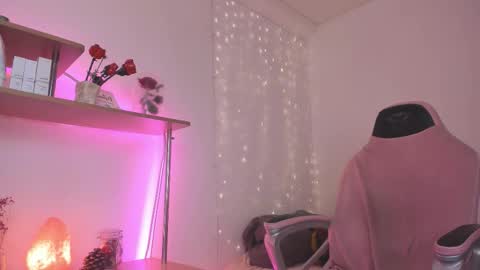 Snapshot of beautyeliise chatting on 4, 10, 2025 Eliise online show from 4, 10, 2025