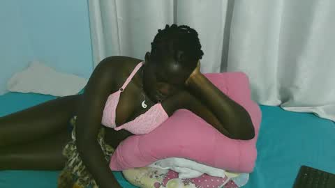 Snapshot of beautytyler chatting on 13, 10, 2025 tyler online show from 13, 10, 2025