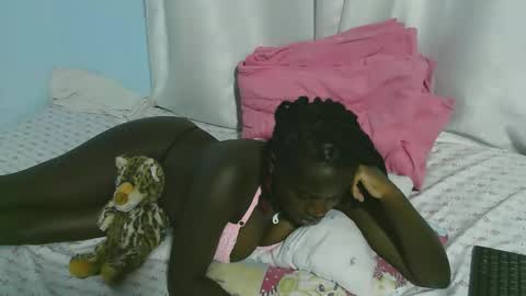 Snapshot of beautytyler chatting on 25, 10, 2025 tyler online show from 25, 10, 2025