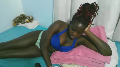 Snapshot of beautytyler chatting on 19, 11, 2025 tyler online show from 19, 11, 2025