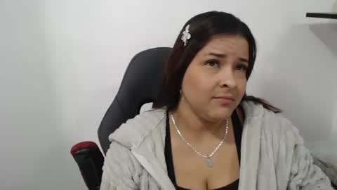 Snapshot of beautyykarol chatting on 24, 11, 2025 beautyykarol online show from 24, 11, 2025