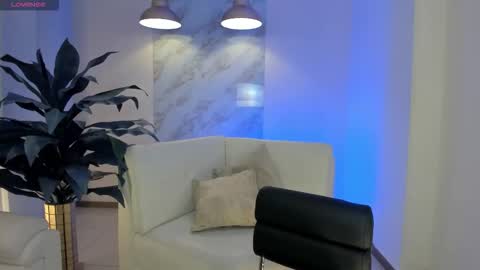 Am Becca online show from 8, 11, 2025