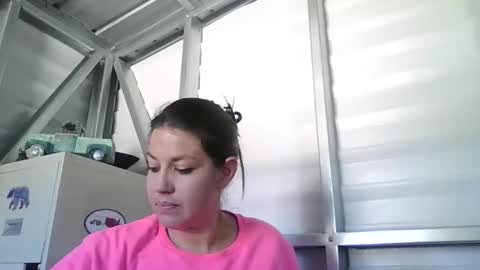 Snapshot of beccabee37 chatting on 13, 3, 2026 beccabee37 online show from 13, 3, 2026