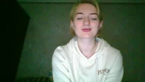 BeckiXJewelqw online show from 20, 4, 2026
