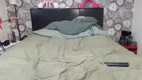 Snapshot of becky_cee chatting on 9, 11, 2025 Becky online show from 9, 11, 2025