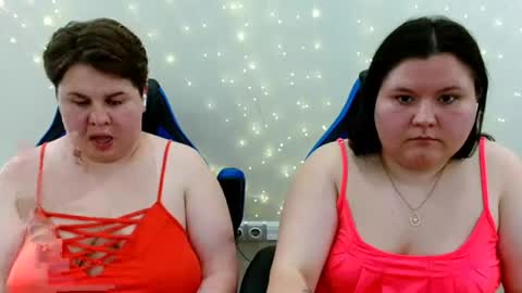 Snapshot of beckyandellen chatting on 22, 7, 2026 BeckyAndEllen online show from 22, 7, 2026