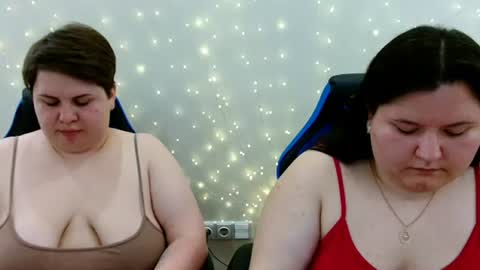 Snapshot of beckyandellen chatting on 29, 7, 2026 BeckyAndEllen online show from 29, 7, 2026
