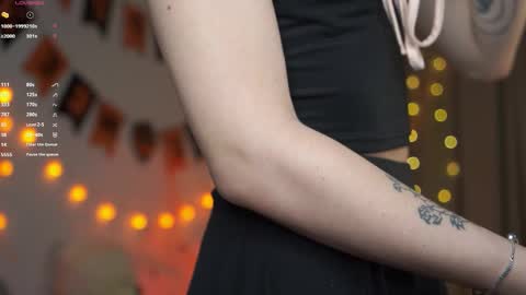 Snapshot of beckymadsons chatting on 10, 11, 2025 Melissa online show from 10, 11, 2025