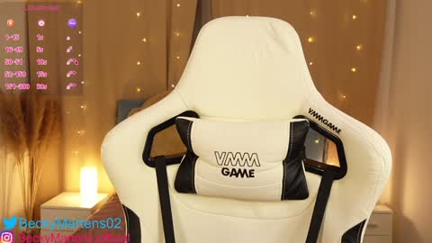 Snapshot of beckymartens chatting on 24, 1, 2025 BeckyMartens come join me on while im offline here online show from 24, 1, 2025