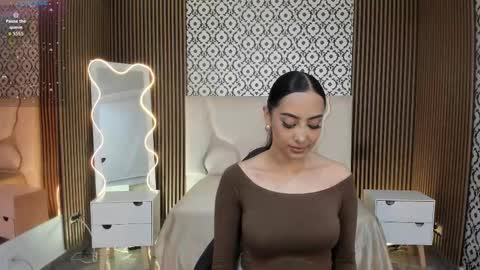 Snapshot of beella_tay1 chatting on 27, 10, 2025 BELLA online show from 27, 10, 2025