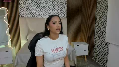 Snapshot of beella_tay1 chatting on 28, 10, 2025 BELLA online show from 28, 10, 2025