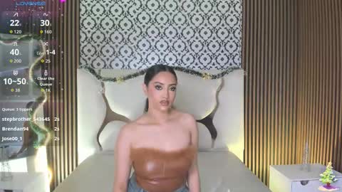 Snapshot of beella_tay1 chatting on 24, 11, 2025 BELLA online show from 24, 11, 2025