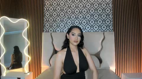 Snapshot of beella_tay1 chatting on 22, 12, 2025 BELLA online show from 22, 12, 2025