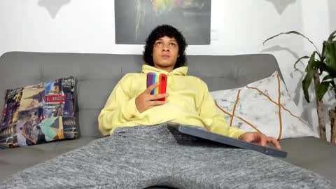 independent model online show from 4, 3, 2025