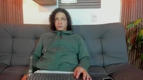 independent model online show from 6, 10, 2025