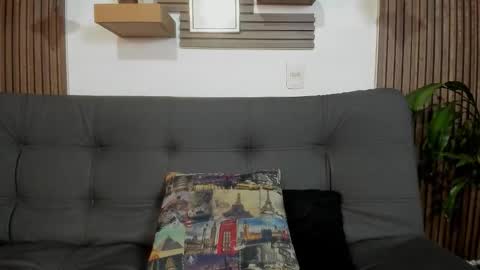 independent model online show from 19, 10, 2025