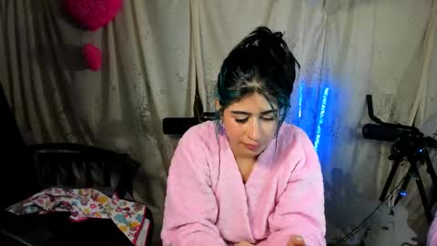 modelo independiente online show from 28, 2, 2025