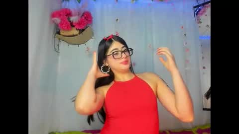modelo independiente online show from 2, 5, 2026