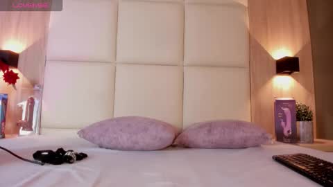Bella cam online show from 28, 3, 2026