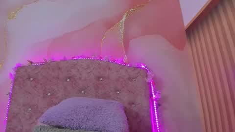 Snapshot of bella__sweets chatting on 20, 12, 2025 Melanie online show from 20, 12, 2025