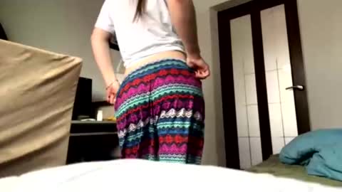 Snapshot of bella_dolletares chatting on 13, 3, 2026 Hanna here Welcome online show from 13, 3, 2026